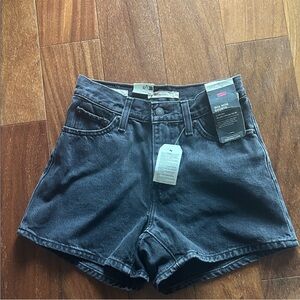 Levi's 80s Mom Jean High Rise Shorts -Size 24- NWT